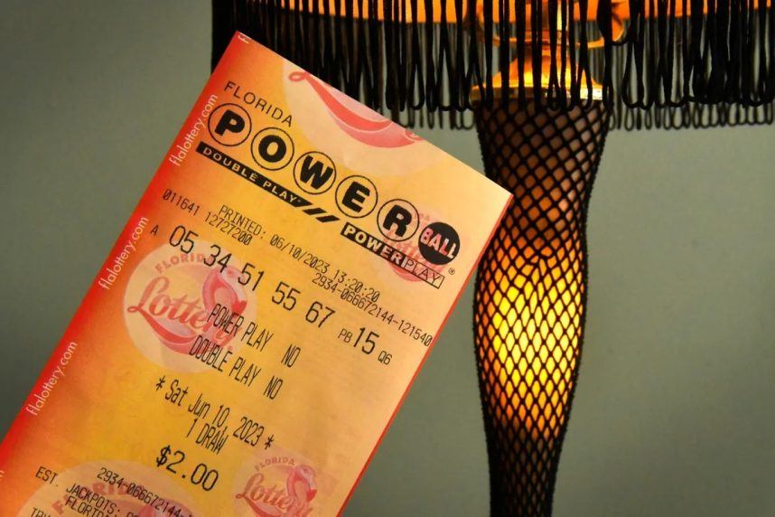 $620M Powerball Jackpot Ready to Deliver Christmas Miracle