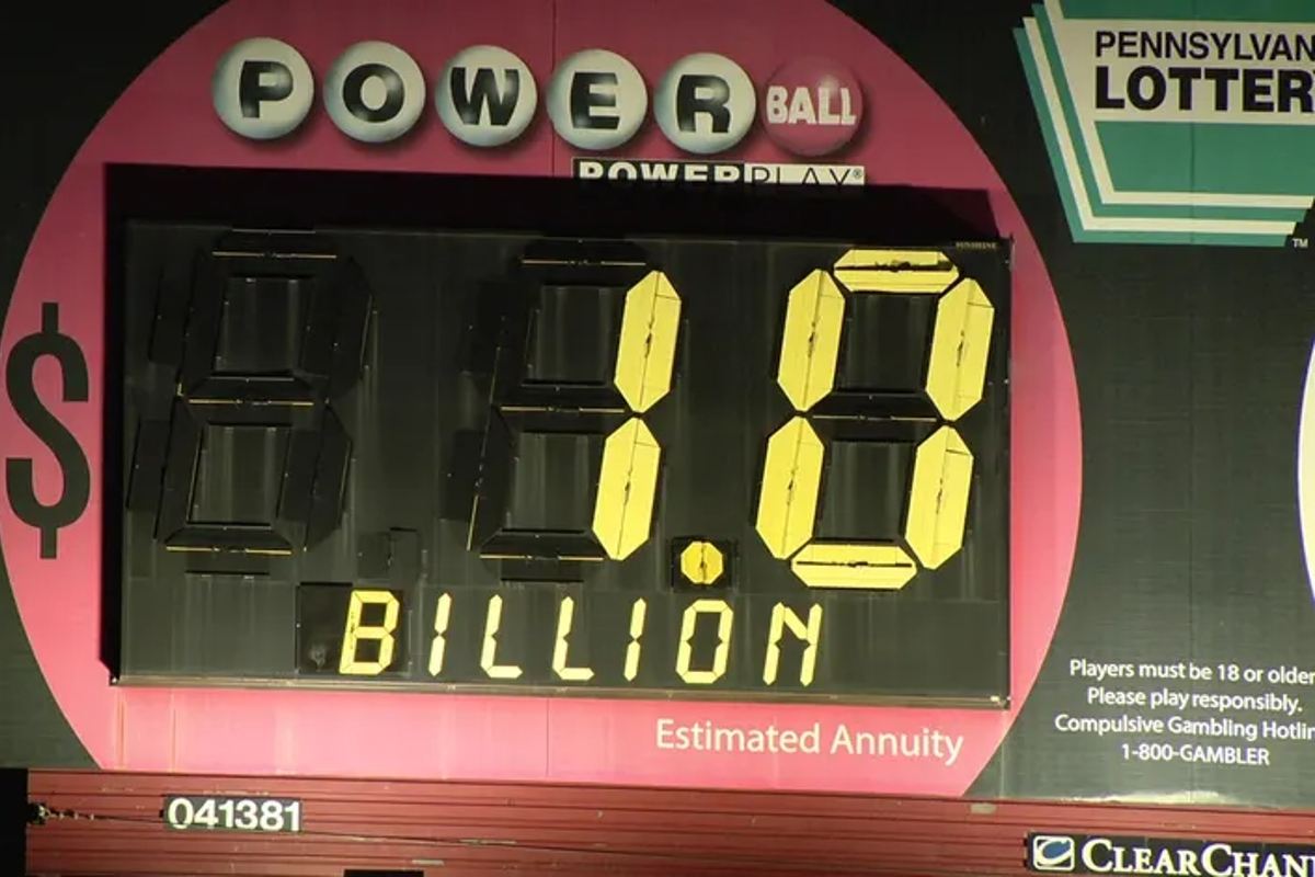 Powerball Numbers for Aug. 10 Drawing Sidestep Players as Jackpot Hits $1B