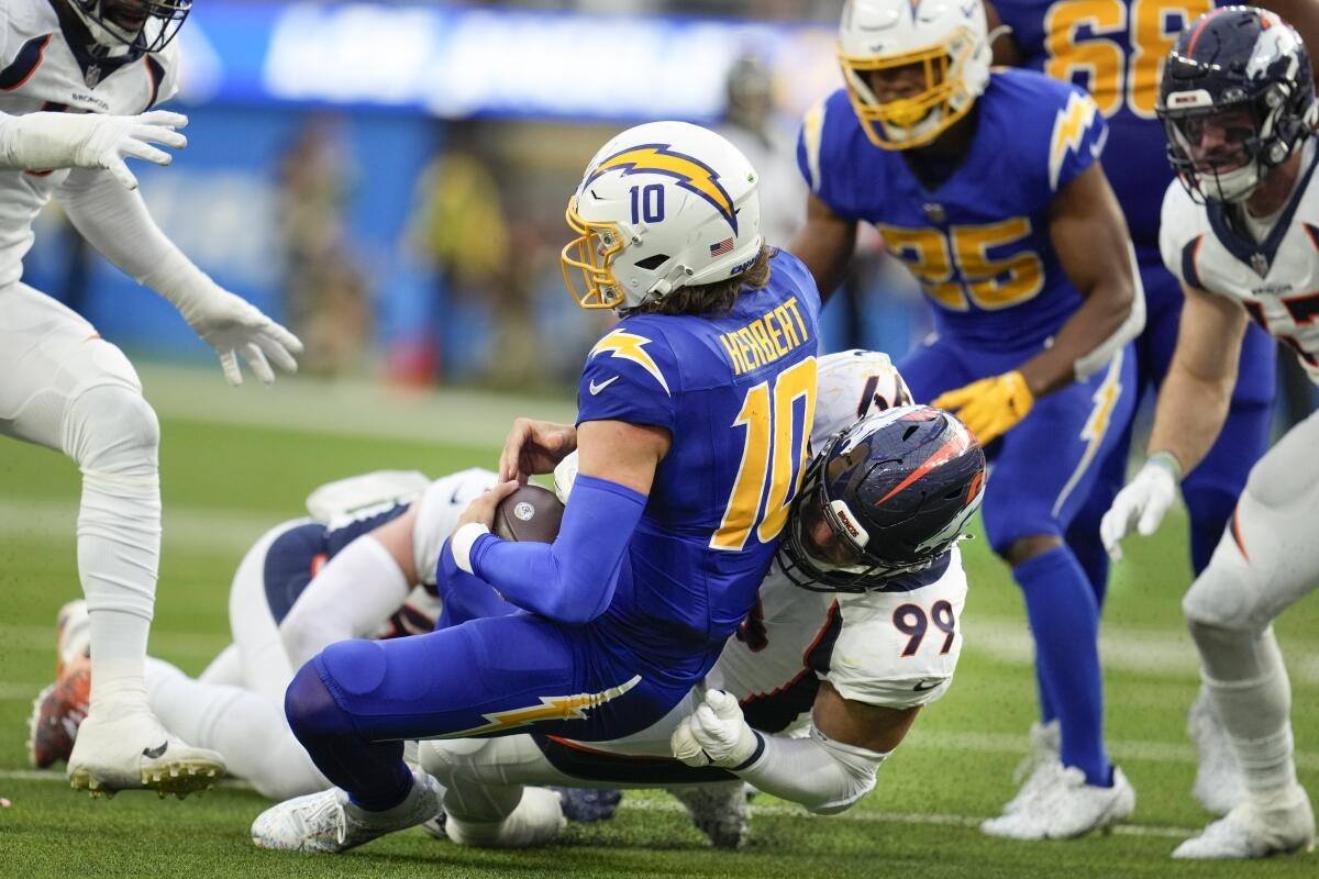 NFL Insider Jason La Canfora’s Week 6 Notebook: Justin Herbert Trade Rumors, Colts Strategy, Sam Darnold